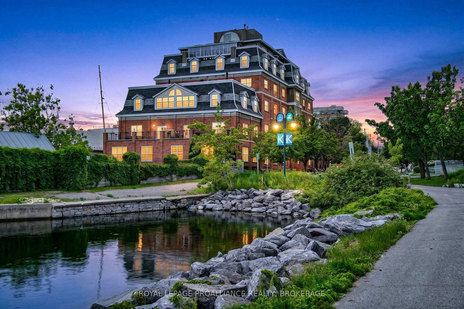 Property Photo: 20 Gore Street 402 ON K7L 2L1