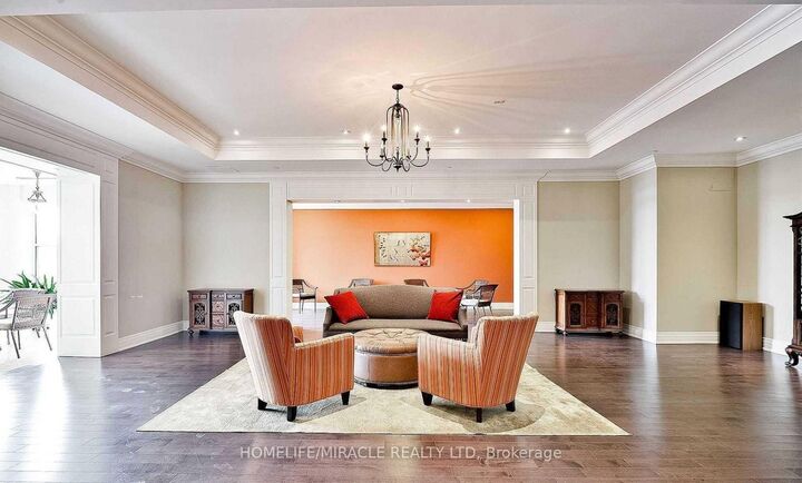Property Photo:  80 Burns Boulevard 425  ON L7B 0B3 