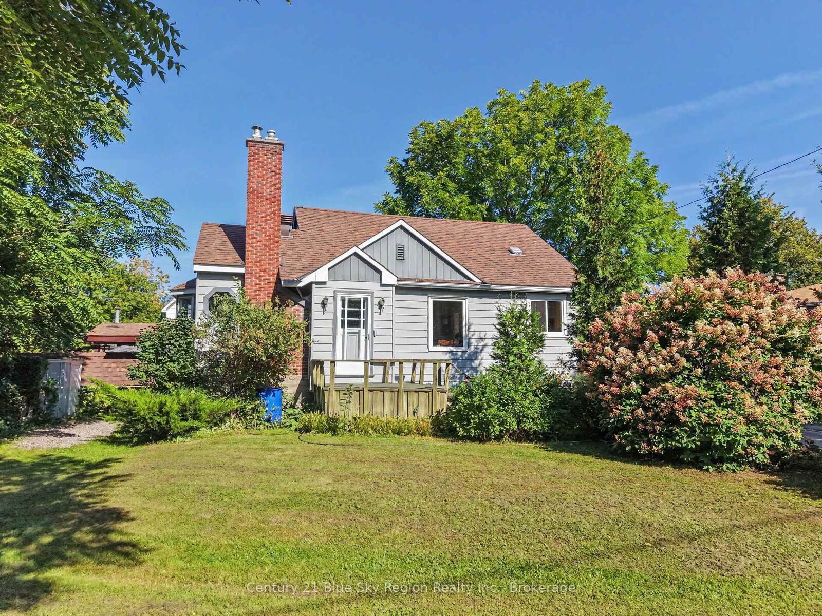 Property Photo: 1150 Metcalfe Street ON P1B 2R4