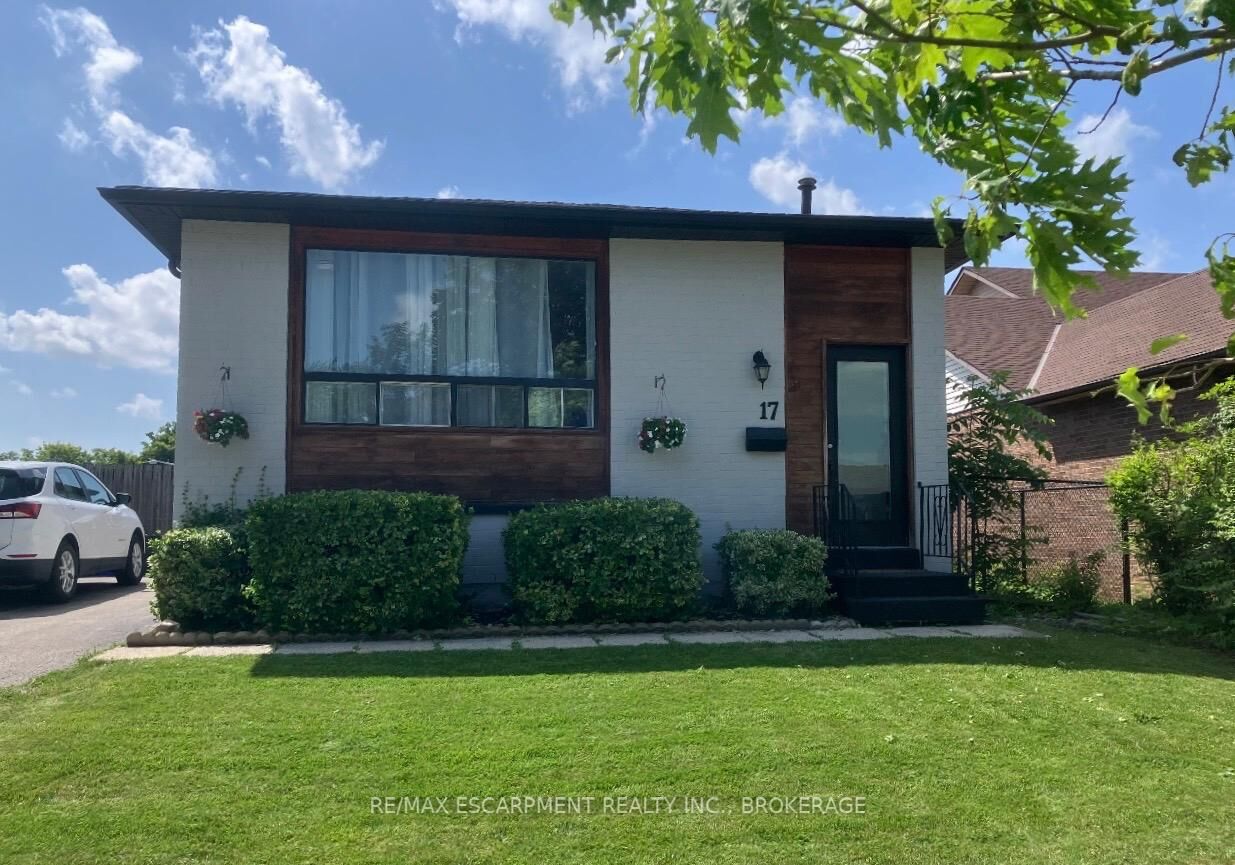 Property Photo:  17 Mellenby Street Upper  ON L8J 1E6 