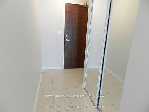 Property Photo:  4850 Glen Erin Drive 1601  ON L5M 7S1 