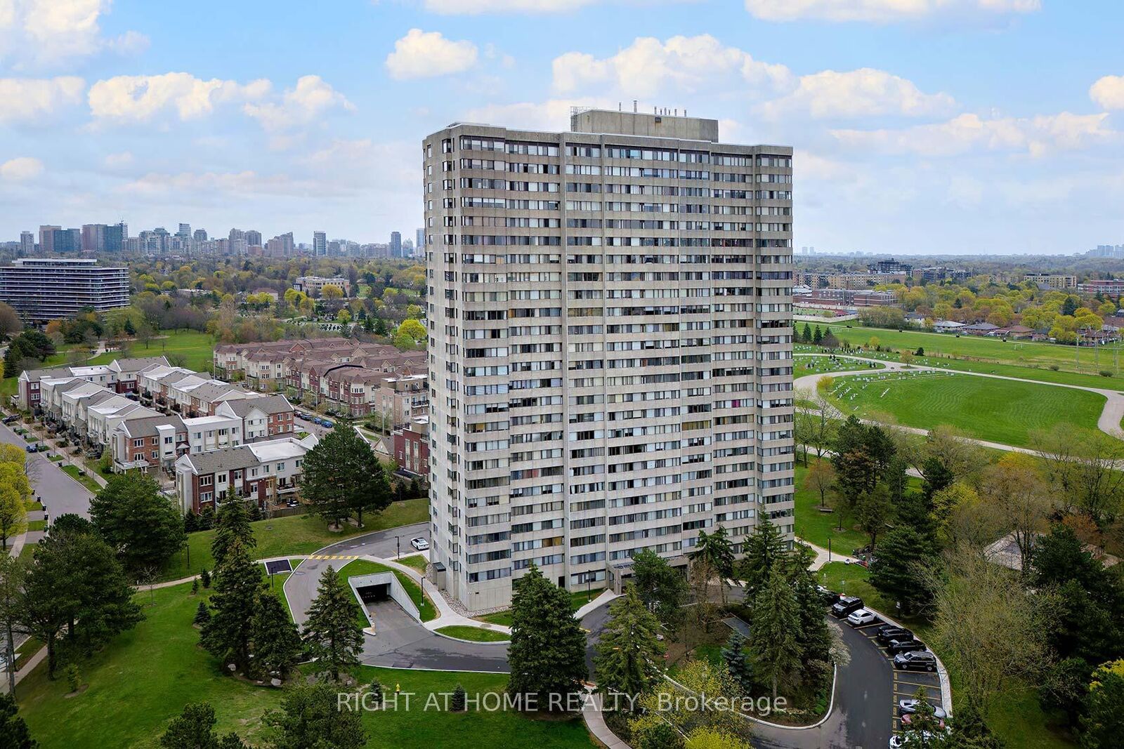 Property Photo:  133 Torresdale Avenue 2205  ON M2R 3T2 