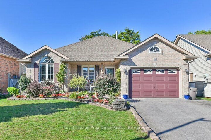 Property Photo: 36 Heartwood Drive ON K8P 5L9