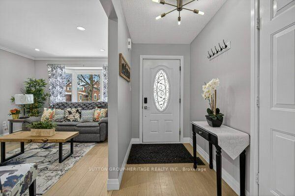 Property Photo:  887 Lavis Court  ON L1K 1W1 
