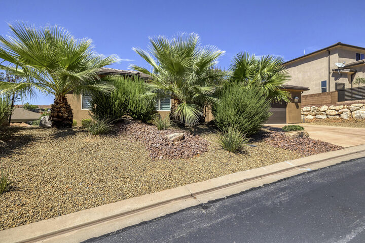 Property Photo:  491 N Sun Rock Way  UT 84780 