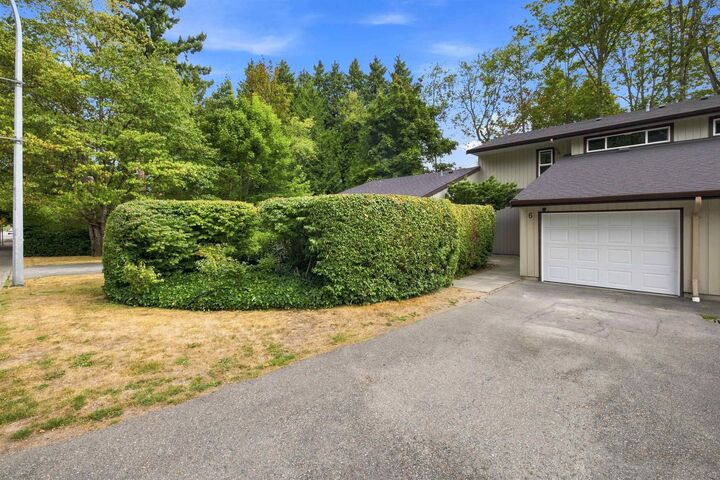 Property Photo:  4860 207 Street 6  BC V3A 2E3 
