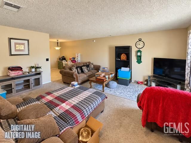 Property Photo: 4625 W Paradise Avenue CA 93277