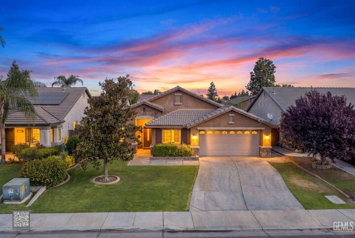 Property Photo: 5116 Silver Clover Avenue CA 93313