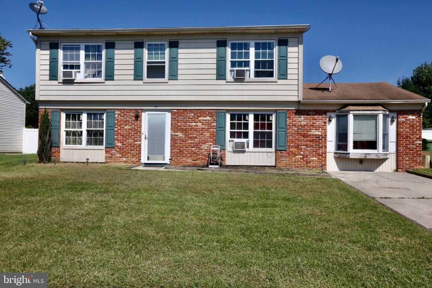 Property Photo:  14 Uranus Road  NJ 08080 