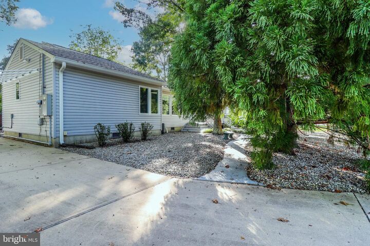 Property Photo:  511 Conifer Drive  NJ 08731 