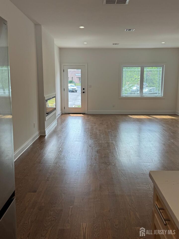 Property Photo:  12 Moyse Place  NJ 08820 