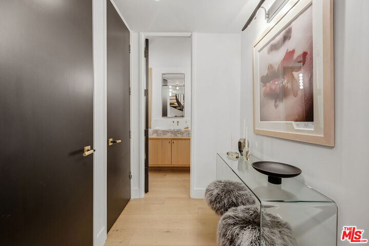 Property Photo:  211 S Spalding Dr, Unit 110N  CA 90212 