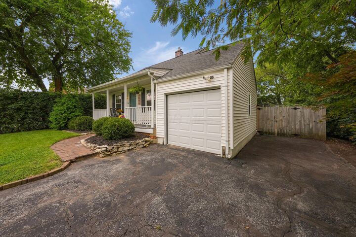 Property Photo: 1006 Chambers Circle OH 43212