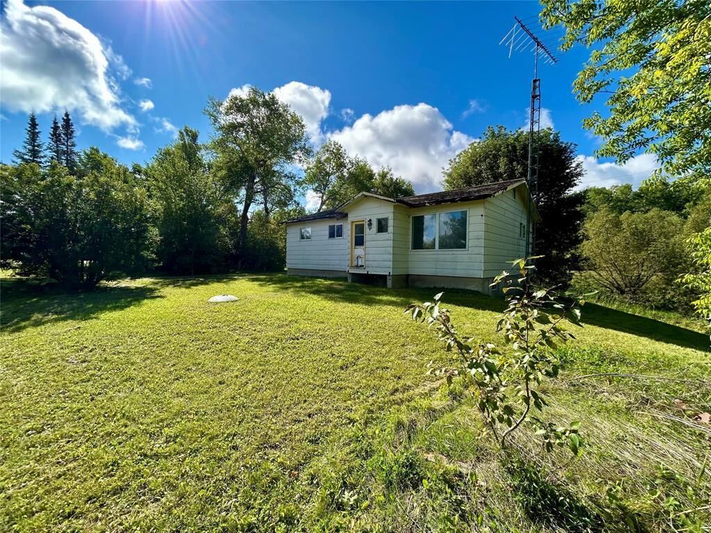 Property Photo:  23 Brookside Way  MB R0E 1A0 