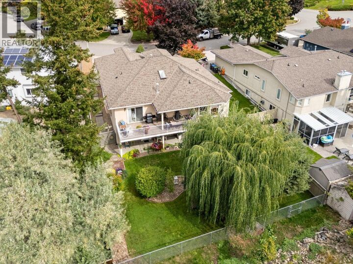 Property Photo: 294 Knightsbridge Way BC V1V 2A9