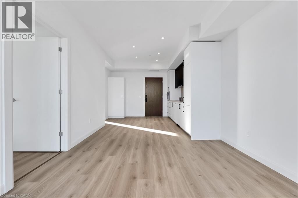 Property Photo:  741 King Street West 501  ON N2G 0E9 