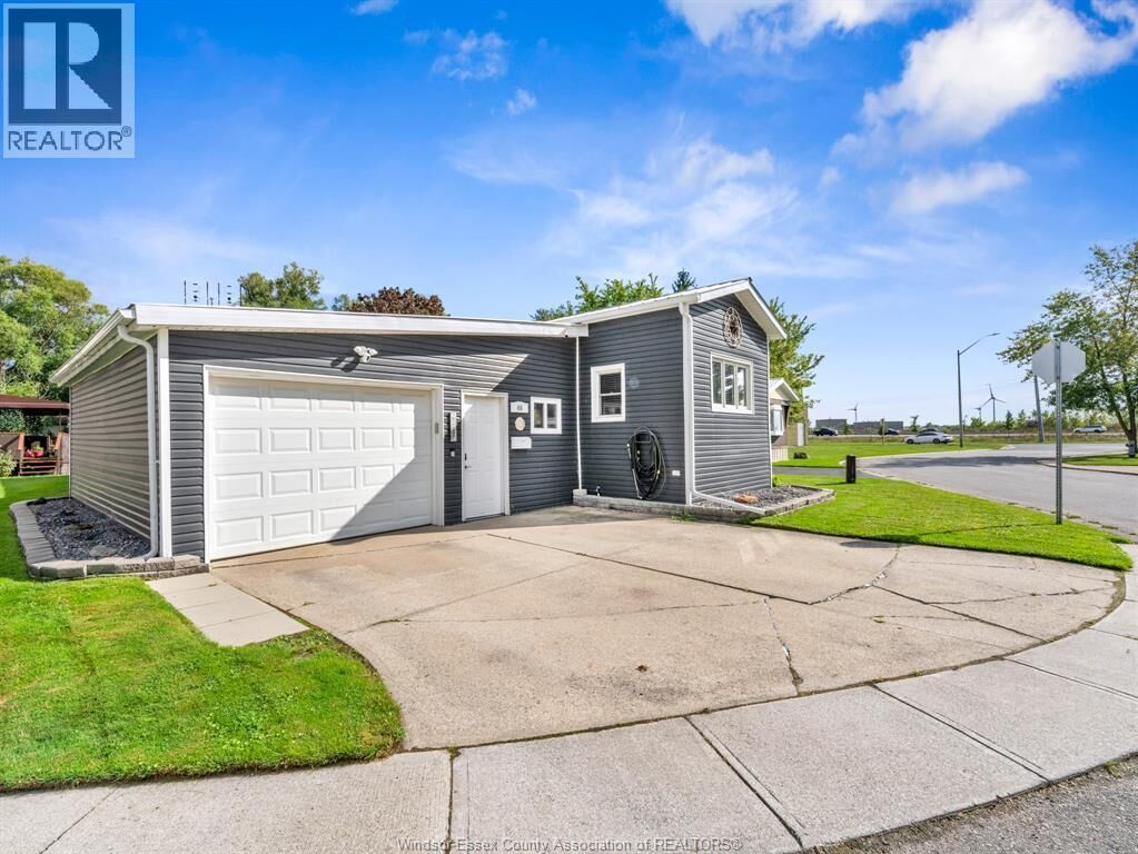 Photo de la propriété:  46 Diane Crescent  ON N8M 1Z3 