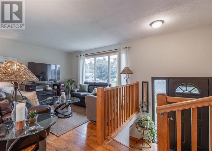 Property Photo:  3213 Parkdale Crescent  ON P3N 1A7 