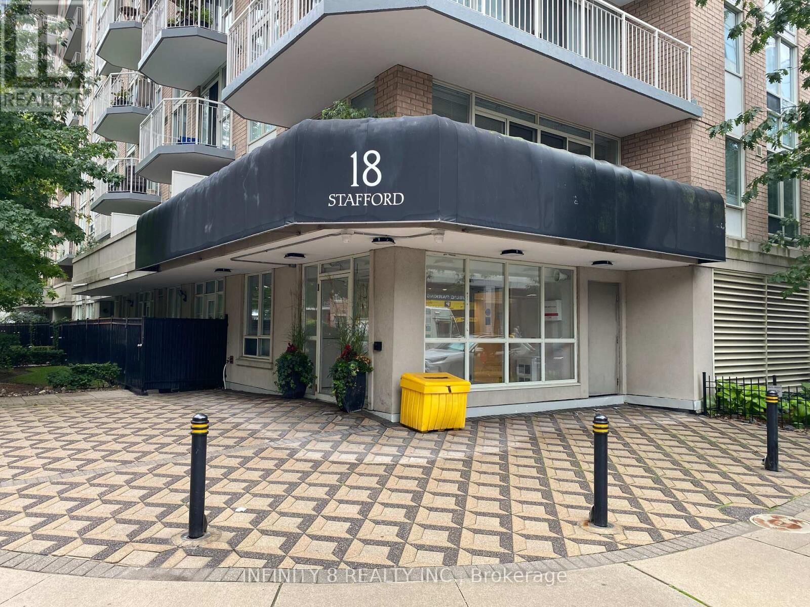 Property Photo:  18 Stafford Street 1113  ON M5V 3W4 