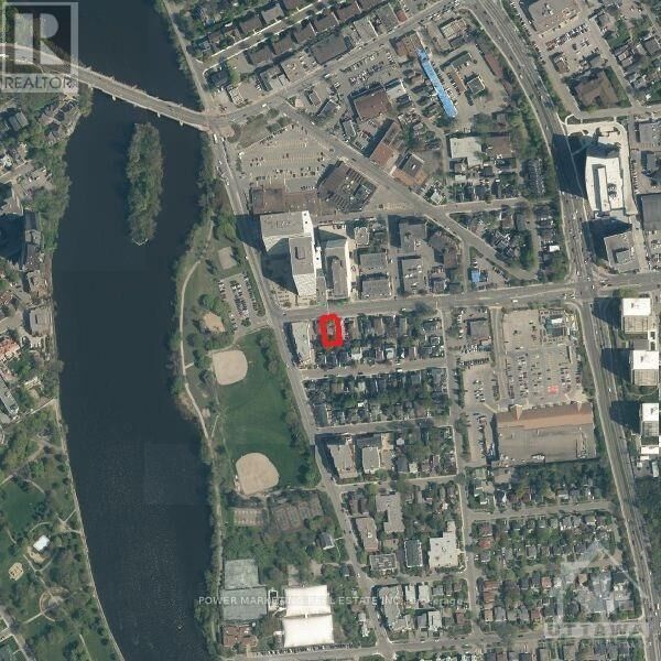 Property Photo:  12 McArthur Avenue  ON K1L 6R2 