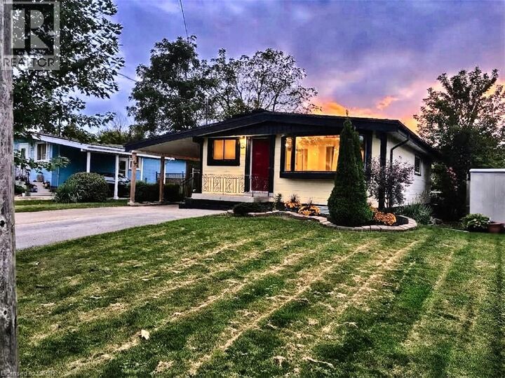 Property Photo:  134 Deschene Avenue  ON L9A 3K1 
