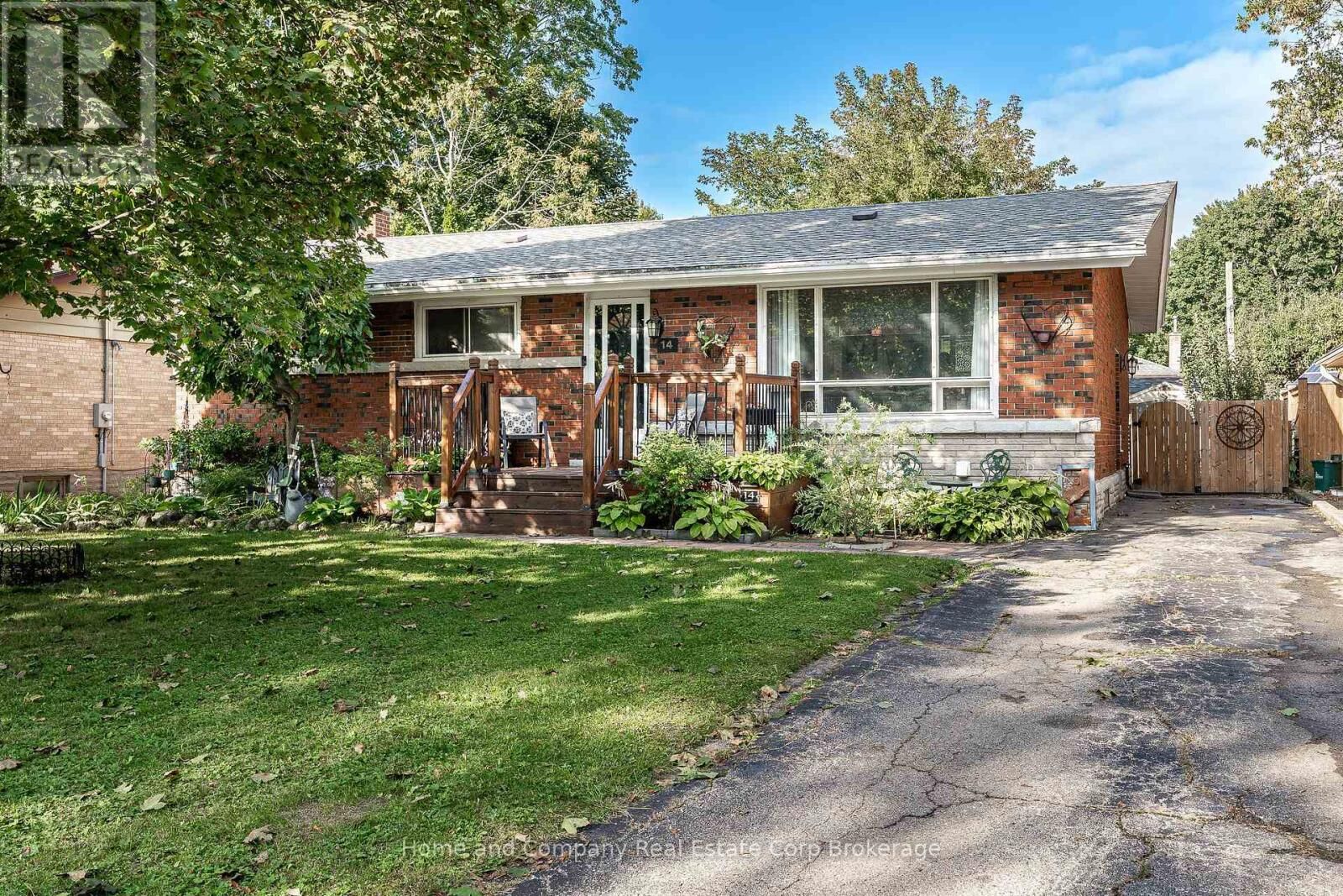 Property Photo:  14 Burritt Street  ON N5A 4W7 