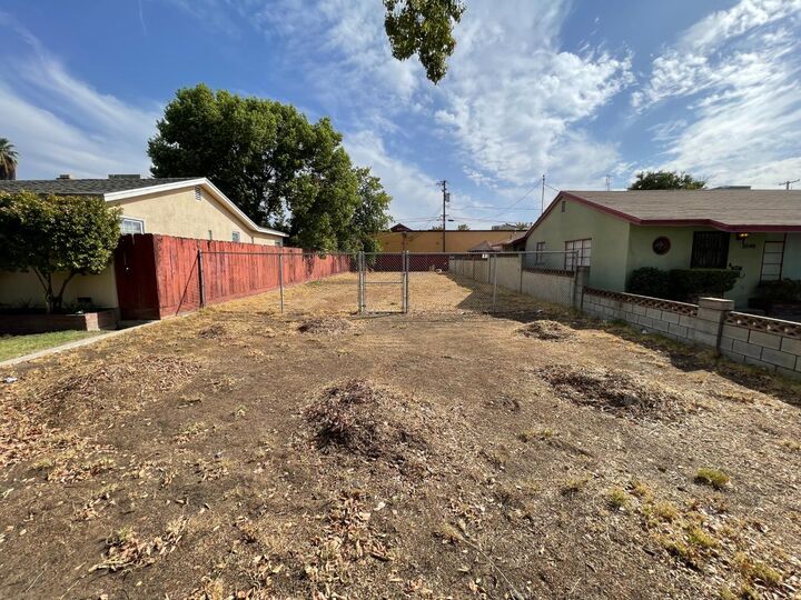 Property Photo:  3846 E Iowa Avenue  CA 93702 