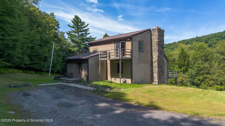 Property Photo:  45 Louis Lane  PA 18644 