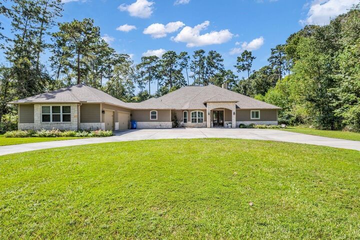 Property Photo: 16634 Savannah Drive TX 77372