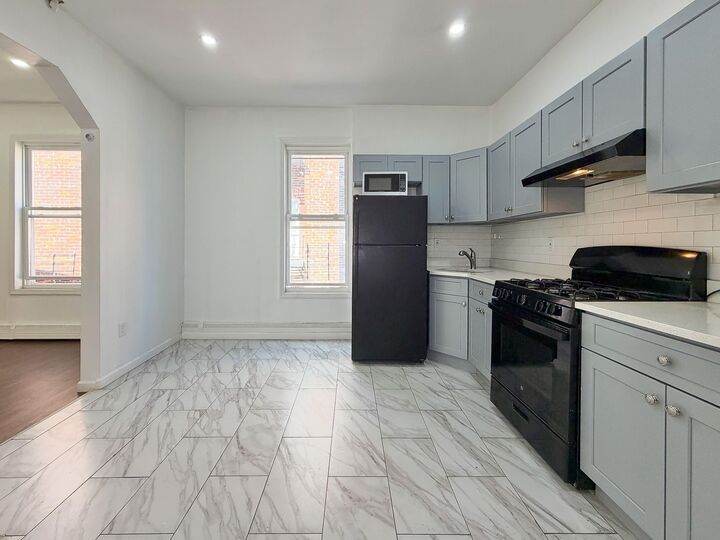 Property Photo:  190 Clinton Ave 4  NJ 07302 