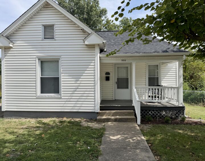 Property Photo:  908 S Muldrow Street  MO 65265 