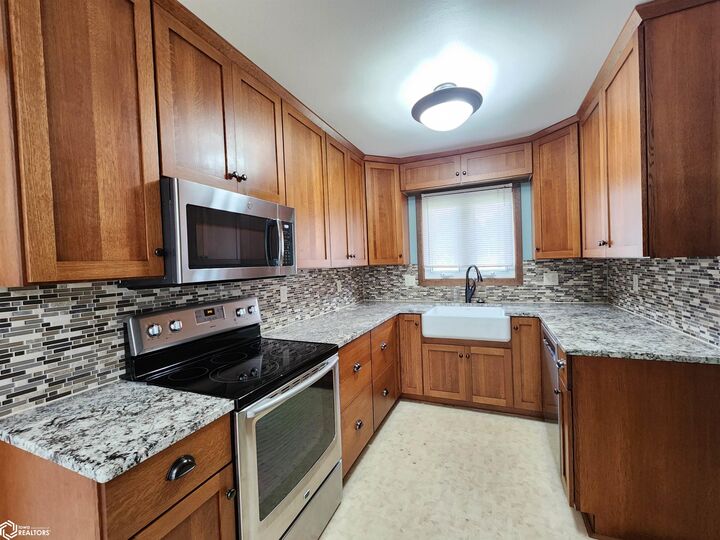 Property Photo:  1031 Heritage Drive  IA 50461 