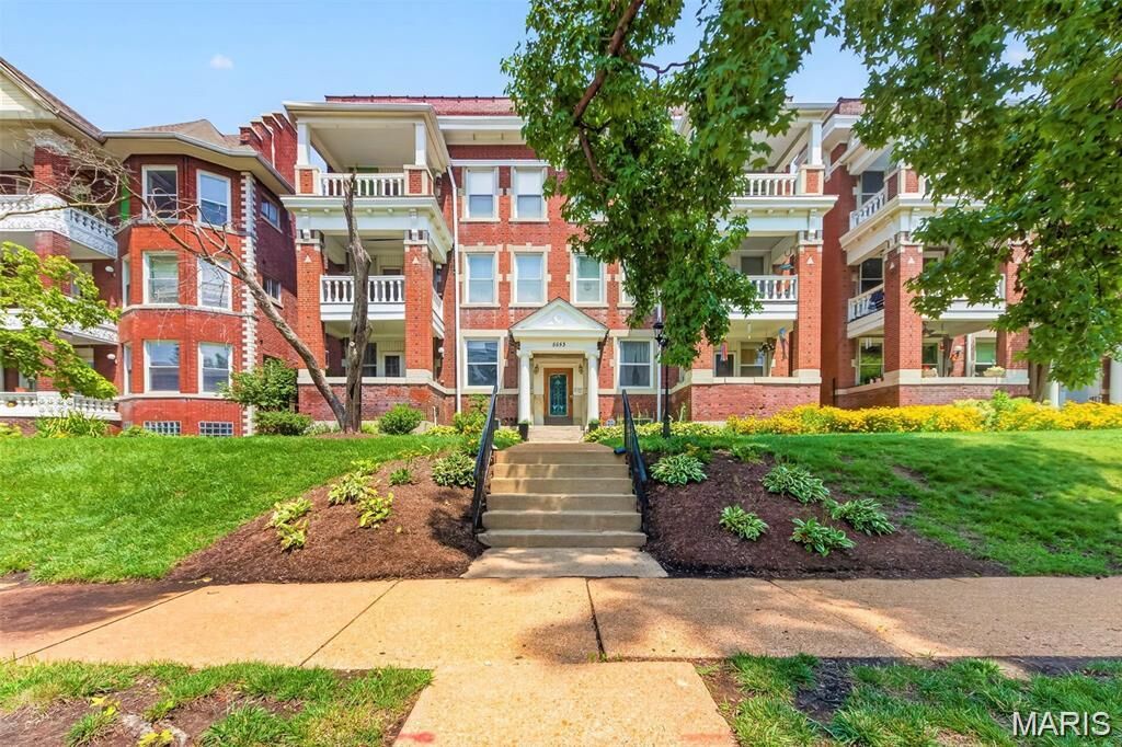 Property Photo:  5553 Waterman Boulevard 3E  MO 63112 