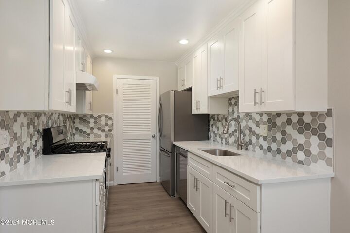 Property Photo:  2 Elizabeth Court  NJ 07724 