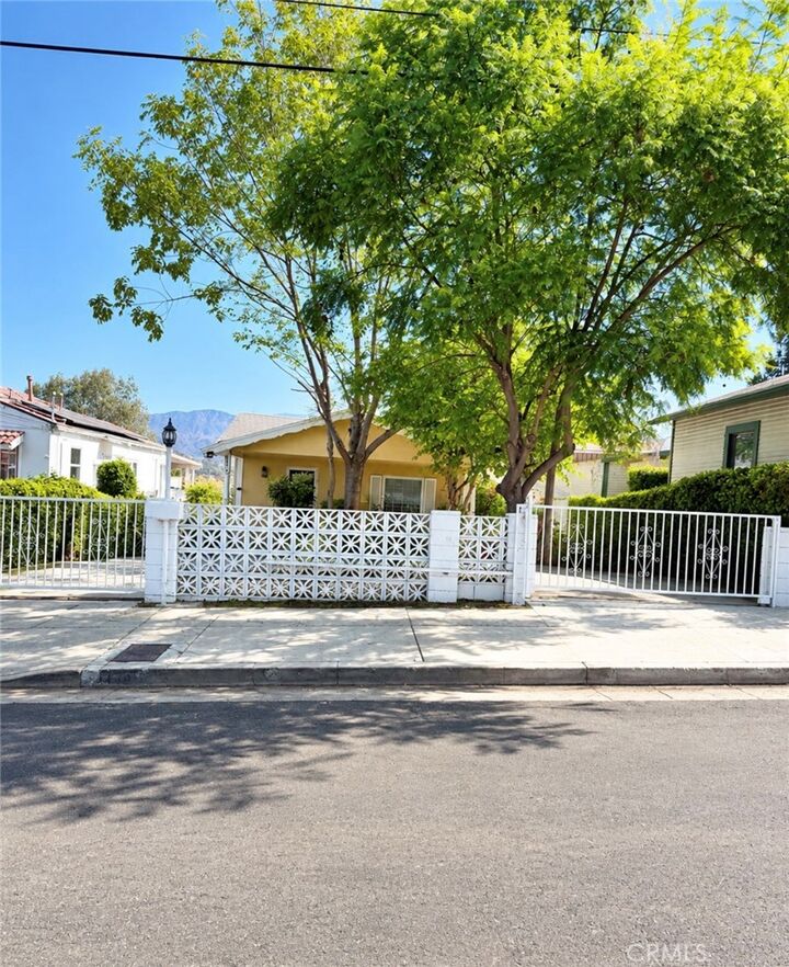 Property Photo: 4445 Mont Eagle CA 90041