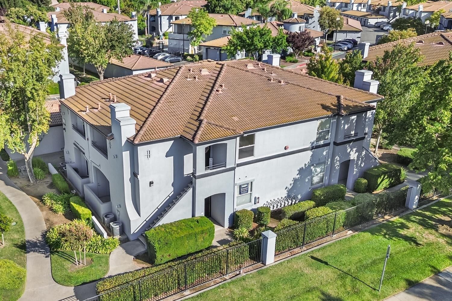 Property Photo:  5201 Laguna Oaks Drive 13  CA 95758 