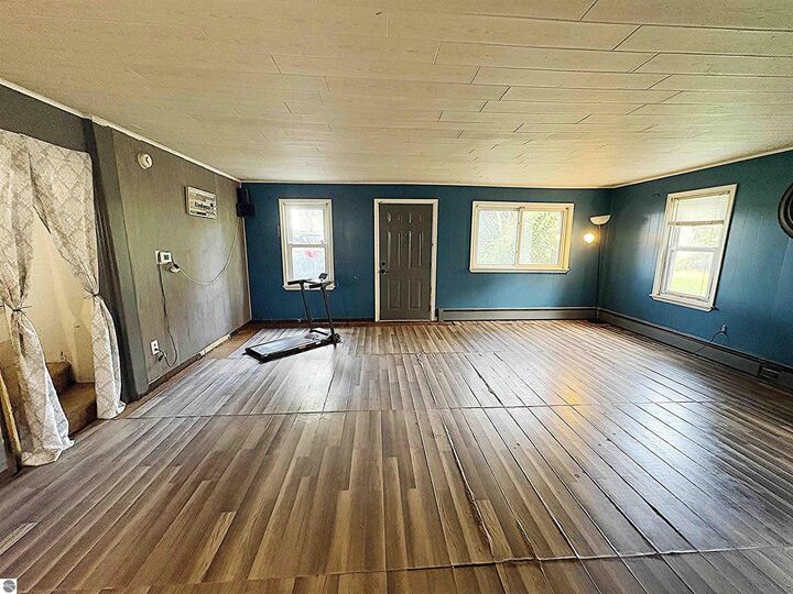 Property Photo:  1430 3rd Avenue  MI 48843 