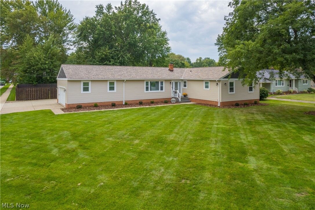 Property Photo:  275 Kraft Street  OH 44017 