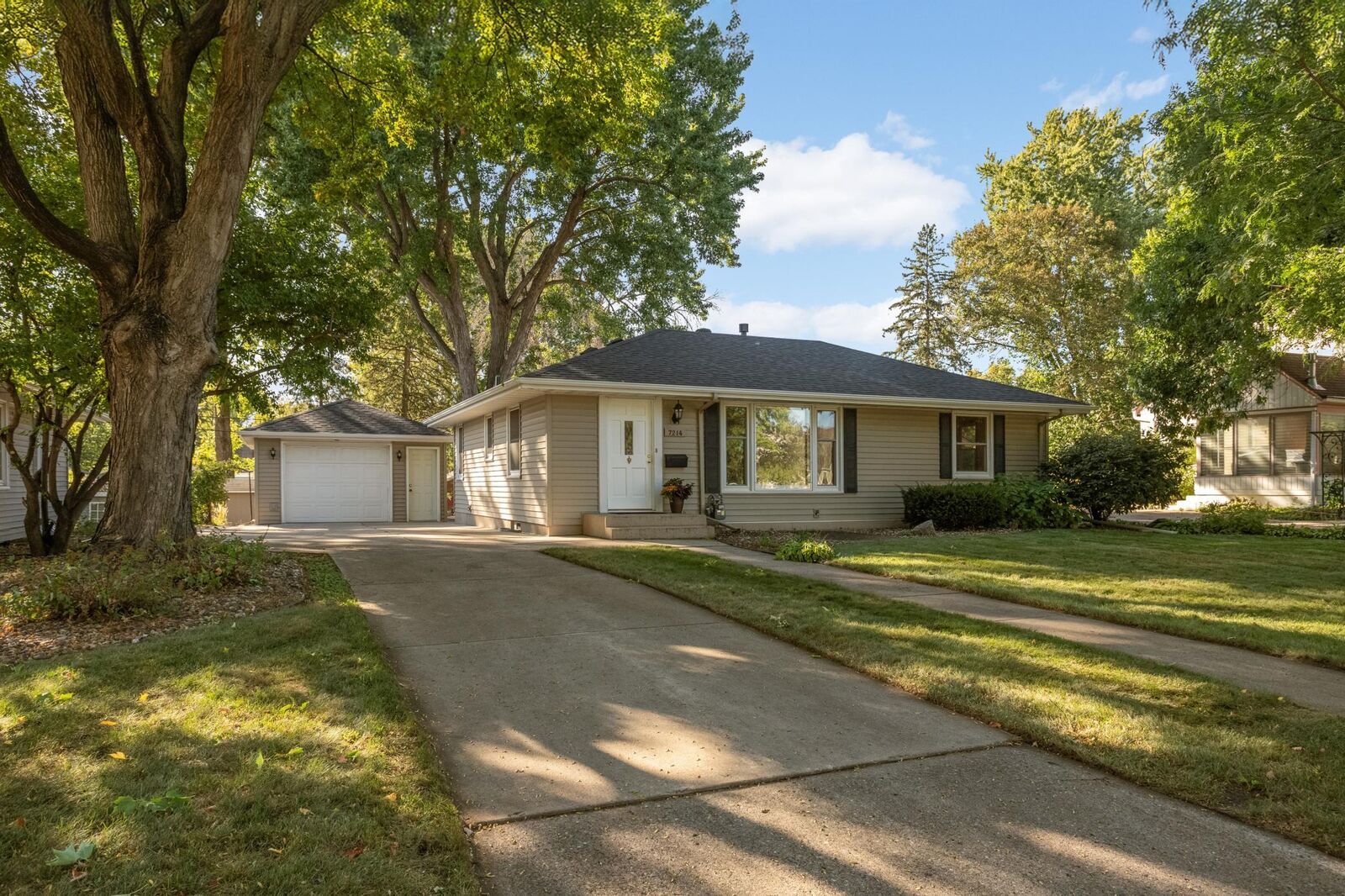 Property Photo:  7214 Clinton Avenue  MN 55423 
