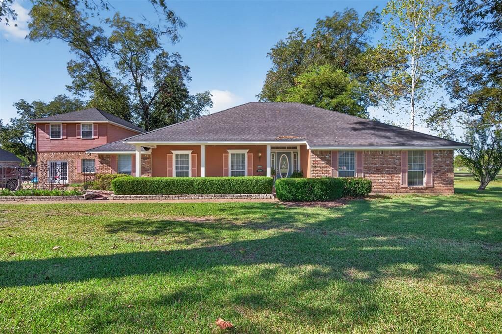 Property Photo: 3333 Mahan Drive LA 71112