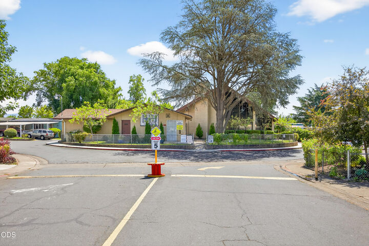Property Photo: 3750 Avenue G Spc 42 OR 97503