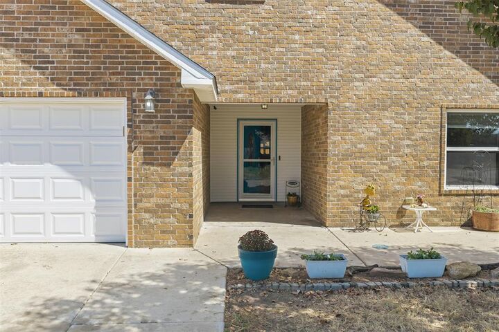 Property Photo: 1601 Ward Road OK 73401