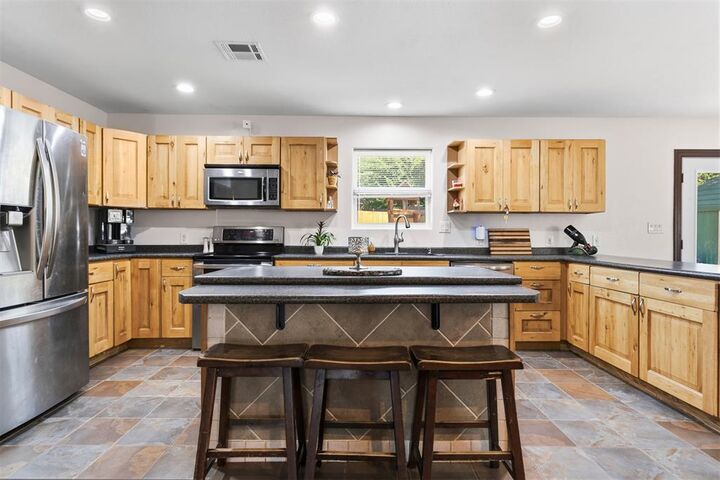 Property Photo:  1601 Ward Road  OK 73401 