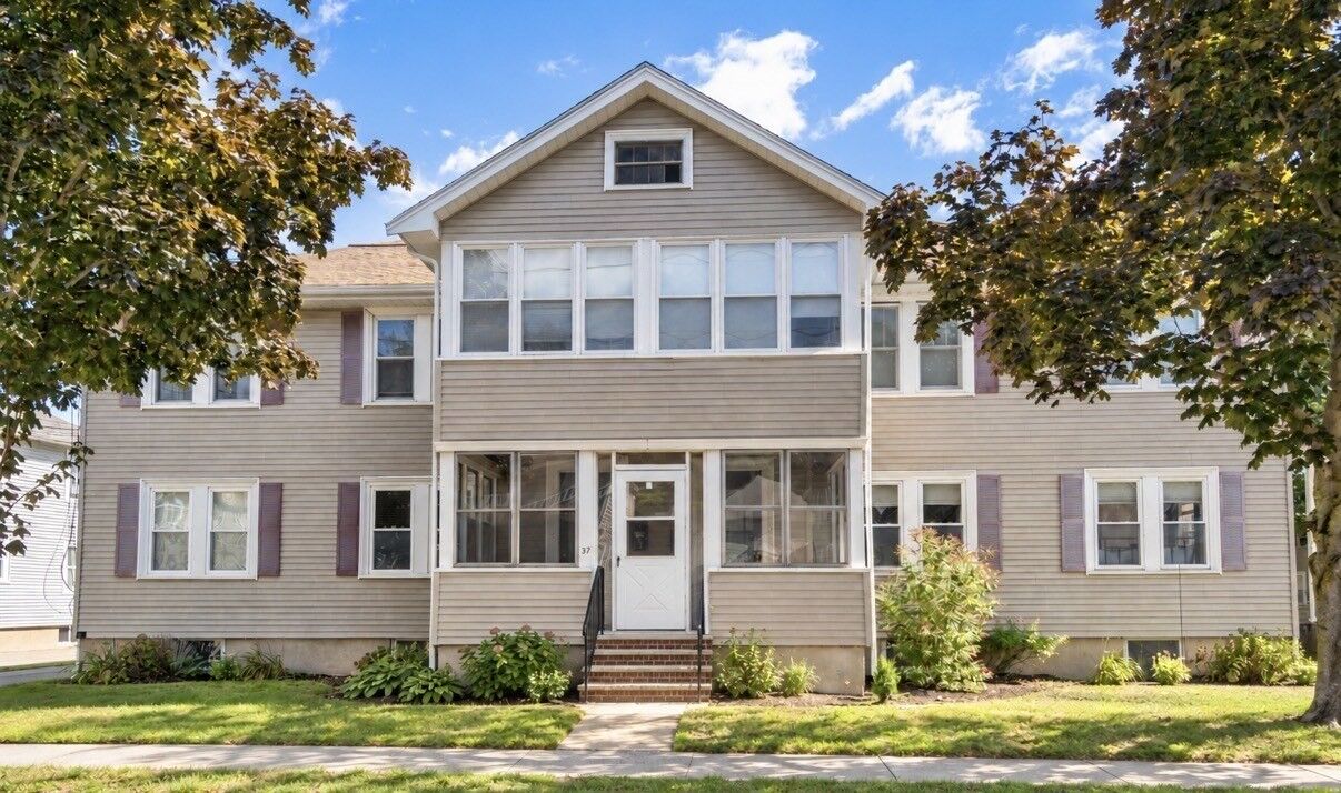 Property Photo: 37 Everett St 1 MA 02453