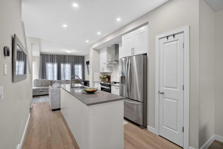 Property Photo:  81 Greenbriar Place NW 116  AB T3B 6J1 