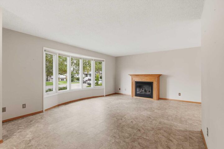 Property Photo:  7 Mist Road SW  AB T1V 1C4 