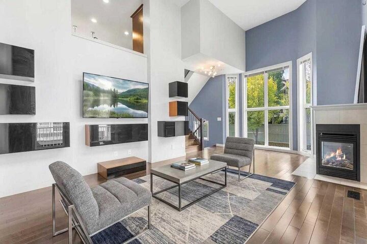 Property Photo:  1010 Wentworth Villas SW  AB T2E 1Y6 