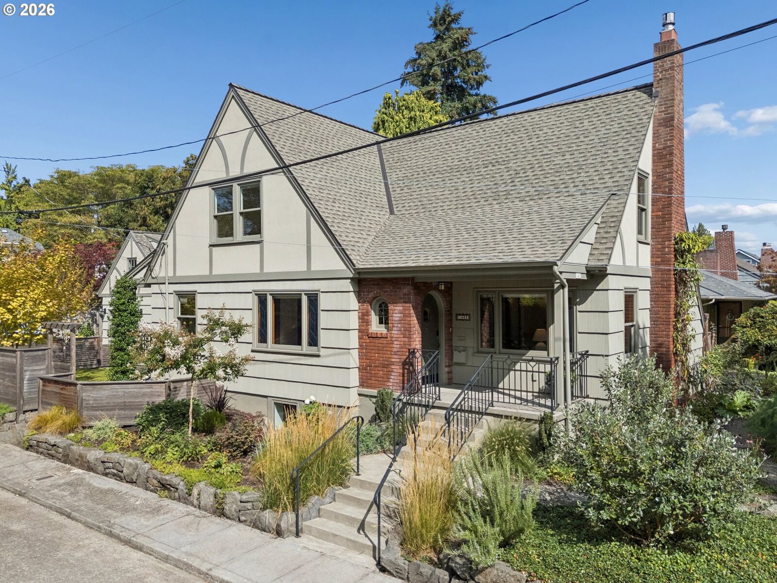 Property Photo:  1403 SE Rex St  OR 97202 