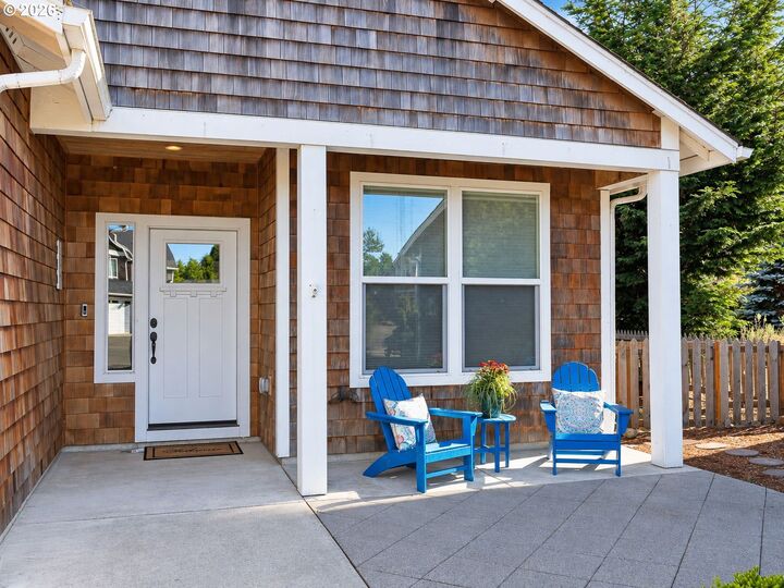 Property Photo:  741 Creekside Dr  OR 97138 