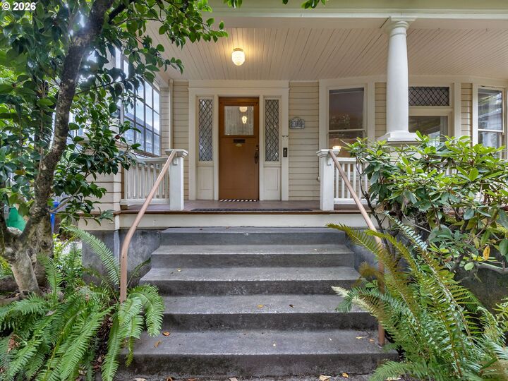 Property Photo: 1808 NE Wasco St OR 97232